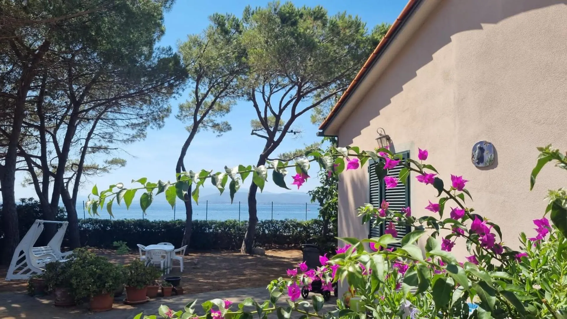 Villa Dei Cavallucci Marini Palazzo  Holiday home Palazzo (Livorno)
